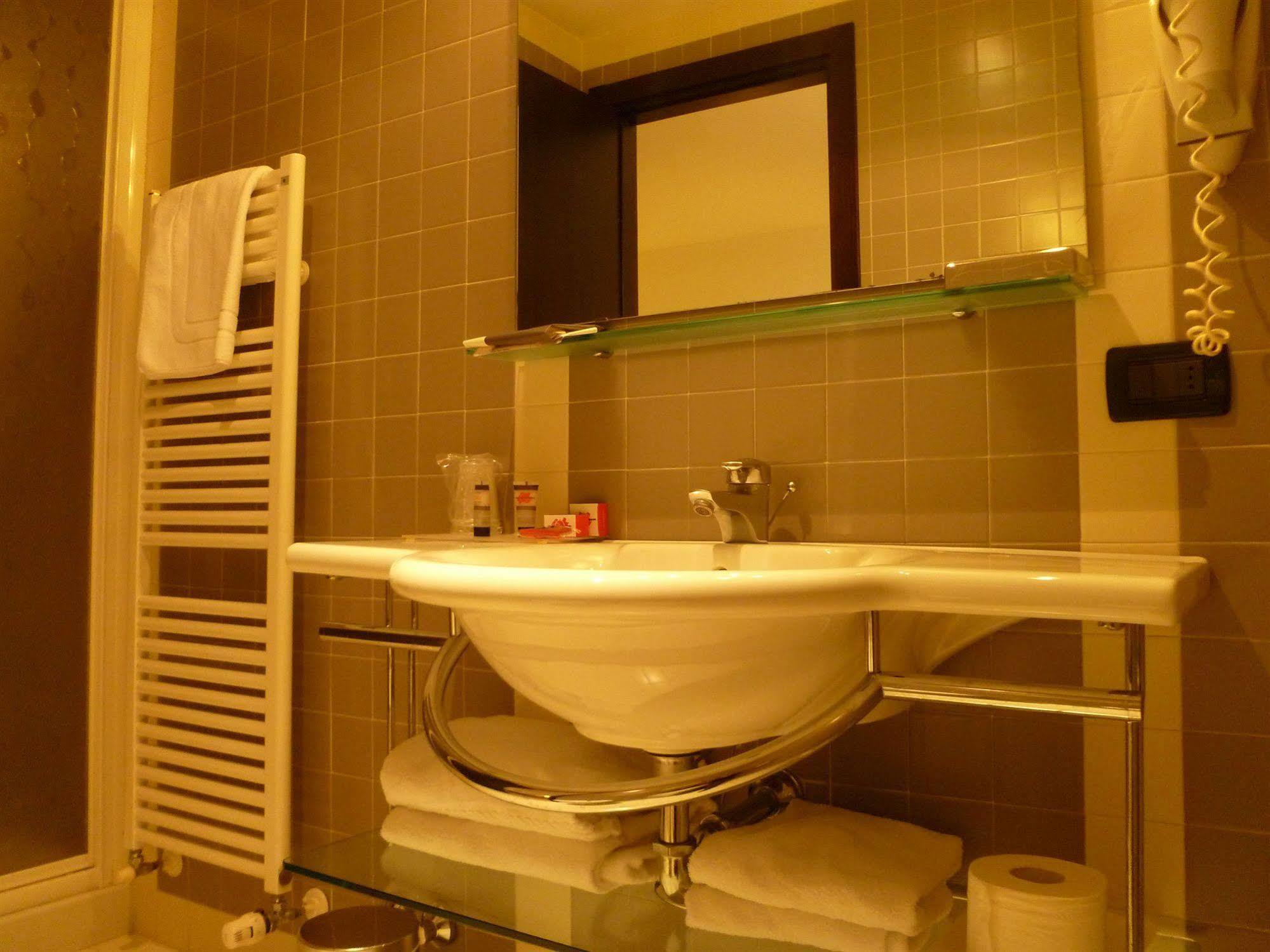 Stadio Hotel Piacenza Eksteriør bilde